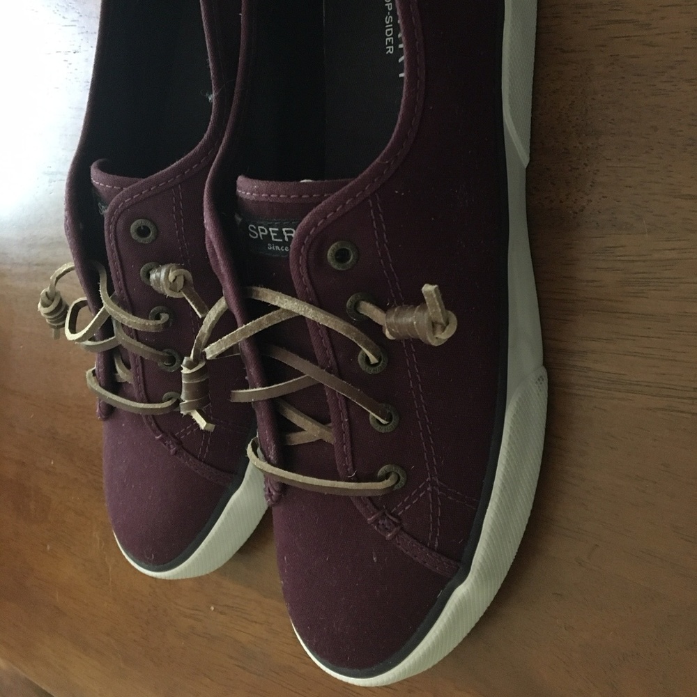 Sperry Slip On Sneakers (Wine color)
